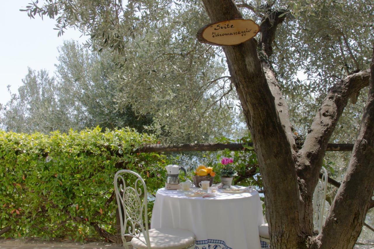 Villa Degli Ulivi B&B Finale Ligure Exterior photo